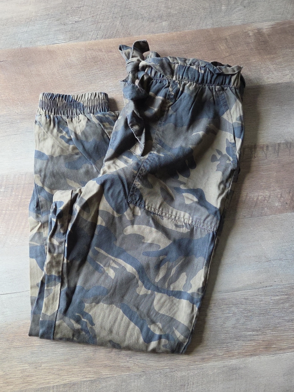 Stradivarius Paperbag Waist Camo Joggers Medium